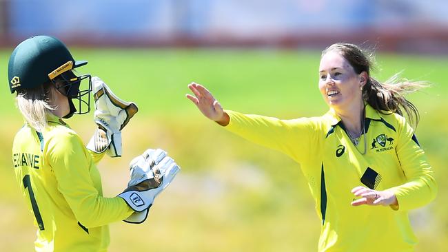 Wellington (L) has taken six wickets across three T20s for Australia A so far in the Ashes. (Photo by Mark Brake/Getty Images)