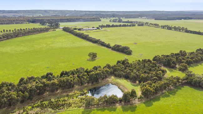 Freshwater Creek property Willowrite Springs has been sold for more than $90,000 a hectare.