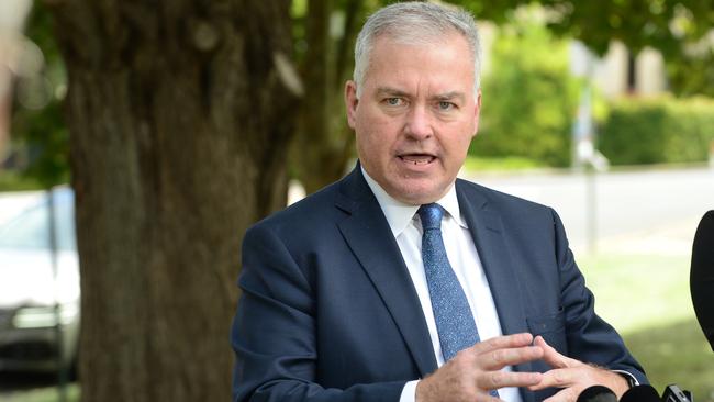 Former Health Minister Stephen Wade says he was unaware that elective surgery had been suspended last week. Picture: NCA NewsWire / Michael Marschall