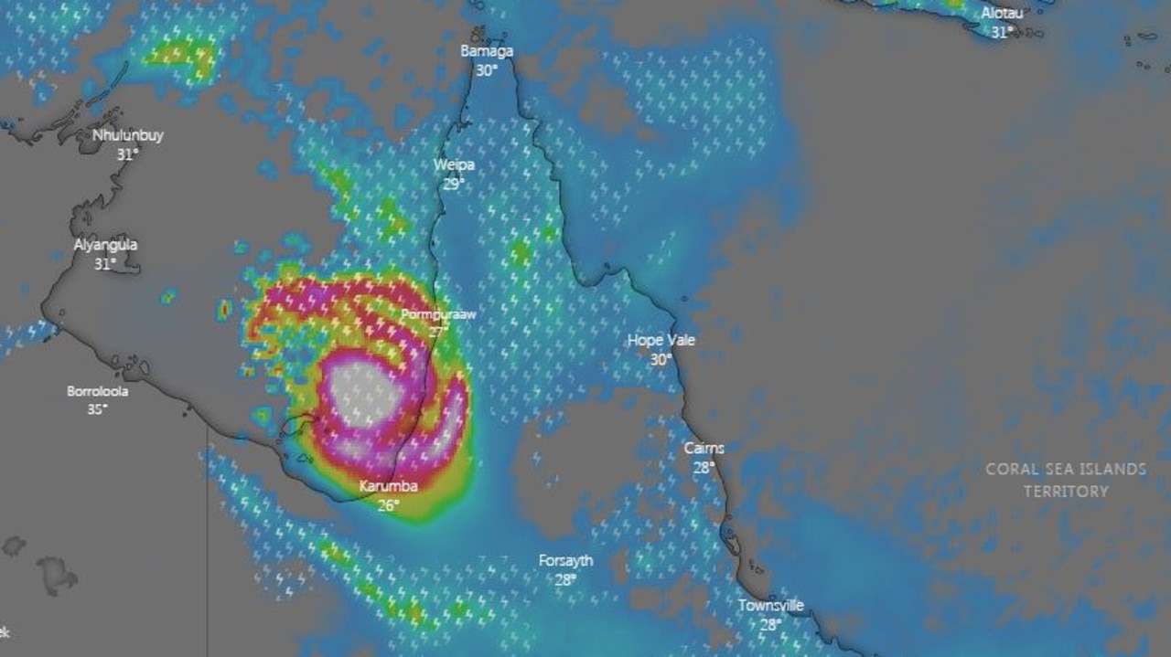 Cairns weather: Cyclone Owen to cross Cairns, Kowanyama, FNQ | The ...