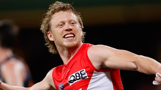 SYDNEY, AUSTRALIA - SEPTEMBER 07: Callum Mills of the Swans celebrates  during the 2024 AFL First Qualifying Final match between the Sydney Swans and the GWS GIANTS at The Sydney Cricket Ground on September 07, 2024 in Sydney, Australia. (Photo by Dylan Burns/AFL Photos via Getty Images)