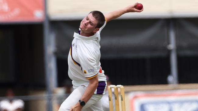 Druids’ Luke Shoesmith of Druids puts plenty into this one. Photo: Hamish Blair