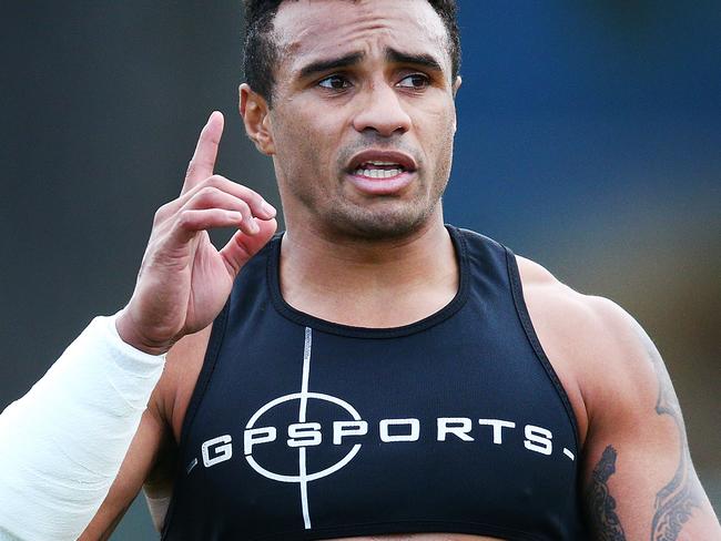 MELBOURNE, AUSTRALIA - JULY 09:  Will Genia of the Rebels, wearing a cast on his injured arm, gestures while taking part in his fitness test during a Melbourne Rebels Super Rugby training session at Gosch's Paddock on July 9, 2018 in Melbourne, Australia.  (Photo by Michael Dodge/Getty Images)