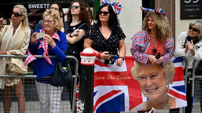 Members of the public outside St Pauls Cathedral. Picture: Jeff J Mitchell/Getty Images