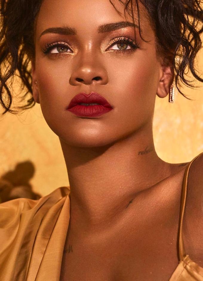 RIHANNA'S SUMMER FENTY FACE MAKEUP TUTORIAL