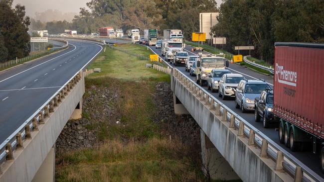 The Hume Freeway near the Murray River border crossing between Albury and Wodonga this morning. Picture: NCA NewsWire / Simon Dallinger