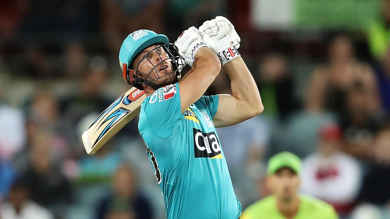 CANBERRA, AUSTRALIA - JANUARY 31: Chris Lynn of the Heat skies a ball and is caught as he bats during the Big Bash League match between the Sydney Thunder and the Brisbane Heat at Manuka Oval, on January 31, 2021, in Canberra, Australia. (Photo by Mark Kolbe/Getty Images)