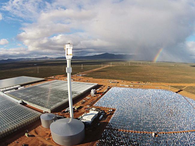 TWAM-20160813 EMBARGO FOR TWAM 13 AUG 2016 Sundrop farm Port Augusta Pic : James Elsby