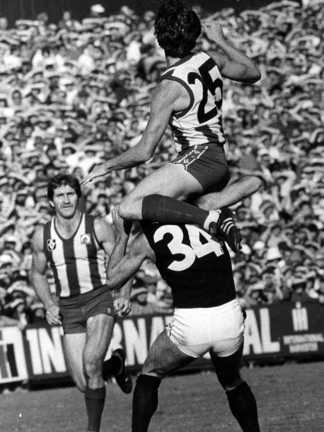 Xavier Tanner played in the centre in North Melbourne’s 1977 premiership.