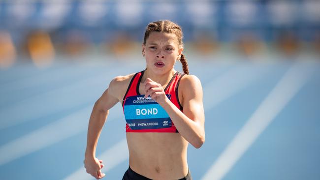 Amalia Bond is a talented sprinter.