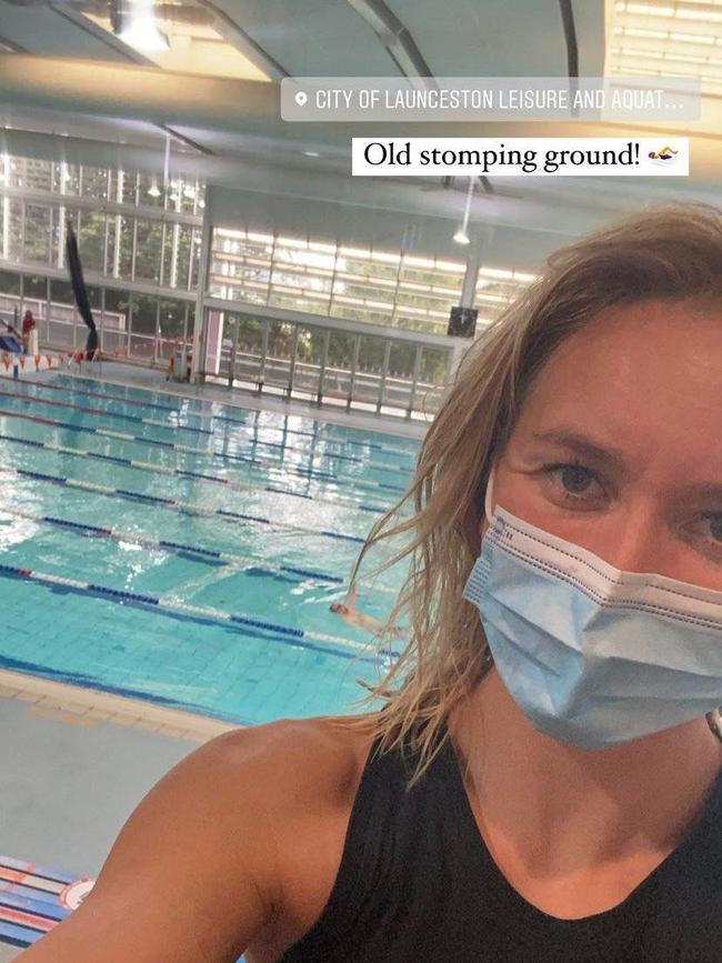 Olympic champion Ariarne Titmus goes for a dip at her old local pool in Launceston. Picture: @ariarnetitmus_ (Instagram).