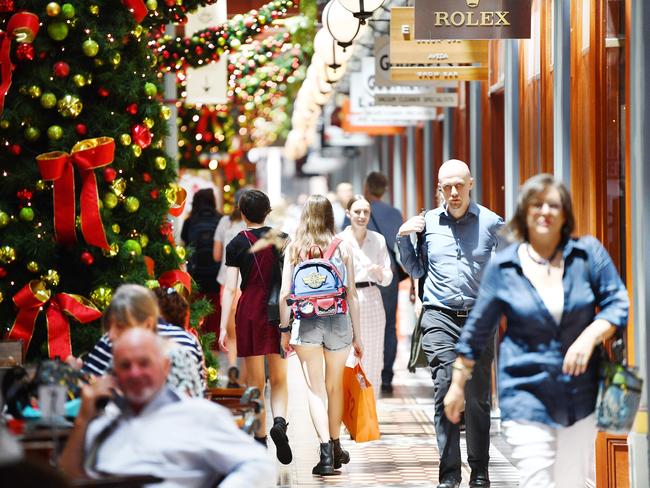 ADELAIDE, AUSTRALIA - NewsWire Photos December 16,  2020: Christmas shoppers are seen in Rundle Mall Adelaide. Picture: NCA NewsWire / David Mariuz