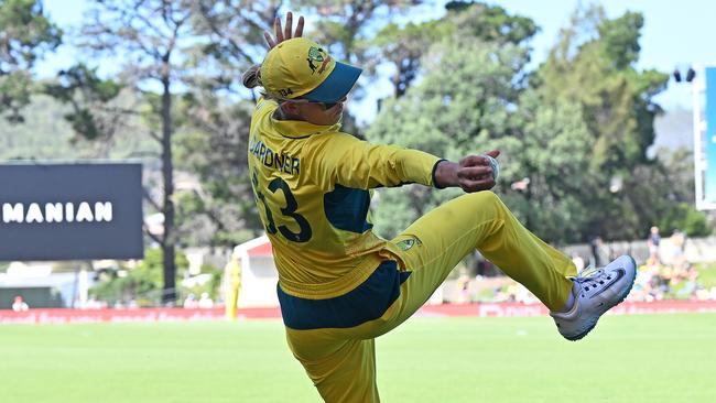 Ash Gardner took a stunning catch. (Photo by Steve Bell/Getty Images)