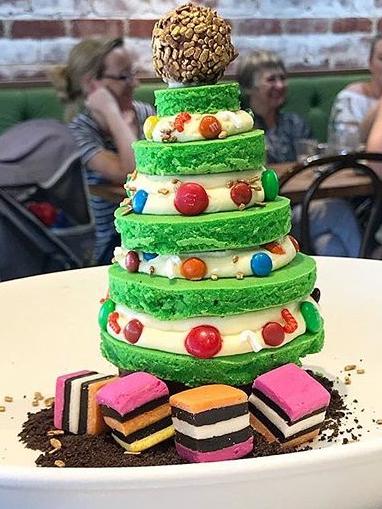 A Christmas tree dessert crafted by 50sixone.