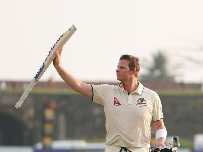 GALLE, SRI LANKA - FEBRUARY 07: Steve Smith of Australia acknowledges the crowd as he leaves the field at the end of the days play on day two of the Second Test match in the series between Sri Lanka and Australia at Galle International Stadium on February 07, 2025 in Galle, Sri Lanka. (Photo by Robert Cianflone/Getty Images)