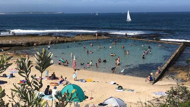 Oak Park Rock Pool in Cronulla. Picture: Instagram @neenzzee