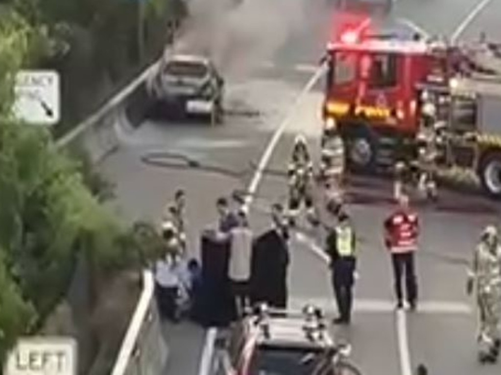 Monash Freeway in gridlock after horror crash | Herald Sun