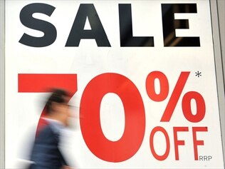 Australian retail spending rose 0.4 per cent in August, official figures show.