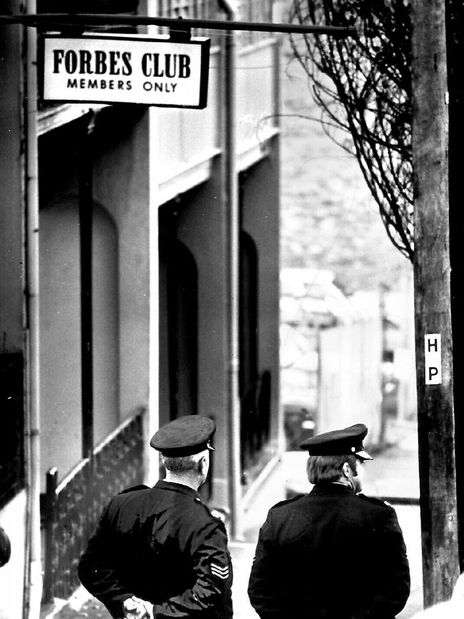 Police outside the notorious Forbes Club at 155 Forbes Street, Darlinghurst, in 1973.