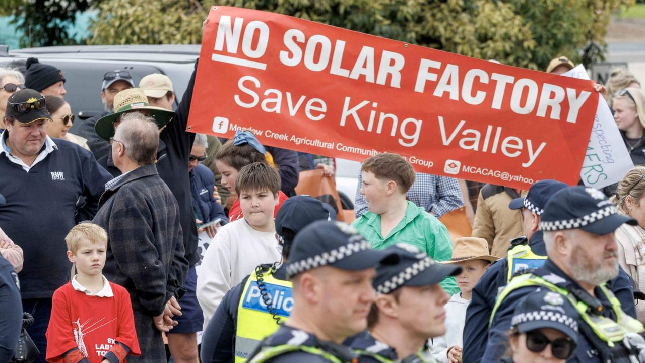 Farmers mass protest outside premier’s lunch