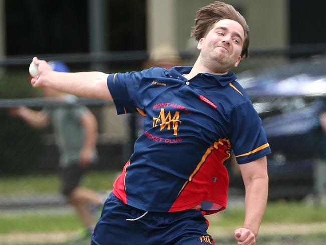 Andrew Padbury of Mont Albert bowling during ECA Cricket: Canterbury v Mont Albert on Saturday, November 14, 2020, in Surrey Hills, Victoria, Australia. Picture: Hamish Blair