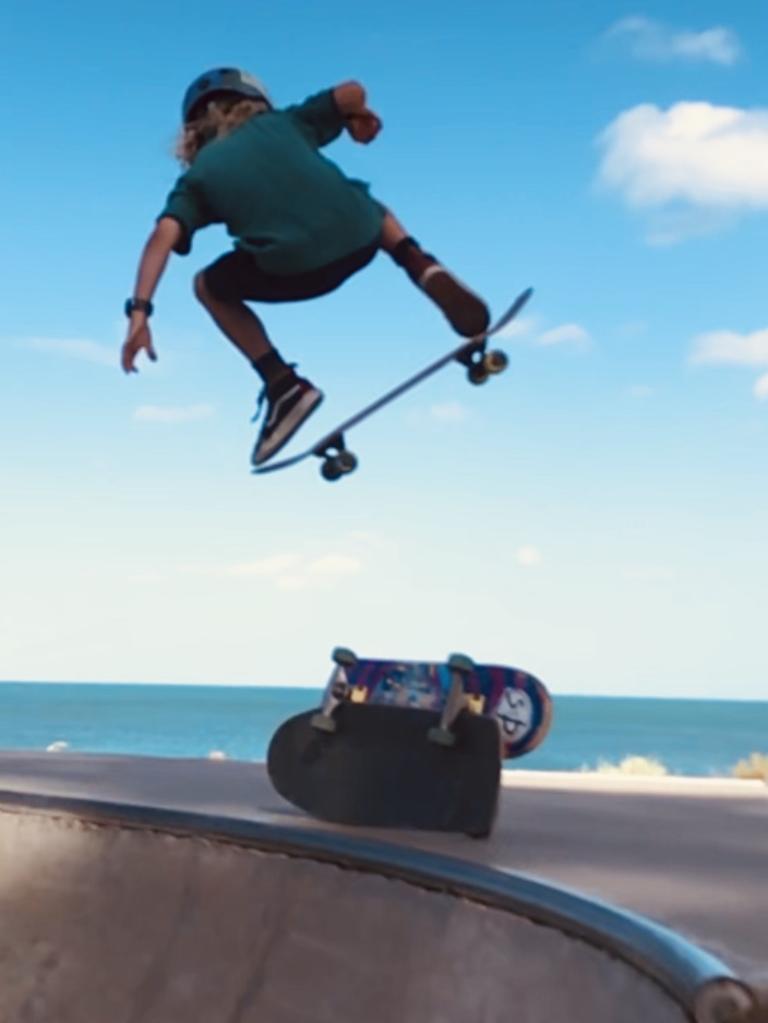 SA surfing twins Izzy and Conor O’Boyle turn heads at Fleurieu beaches ...