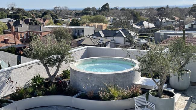 This property in Brighton recently won Best Pool Design for a Small Yard at the Poolz Awards.