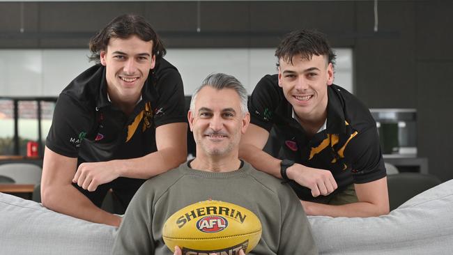 21/8/24. Former Carlton AFL footballer Scott Camporeale with his twin boys and rising footy stars, Glenelg's Ben and Lucas. Ben, Scott and Lucas Picture: Keryn Stevens