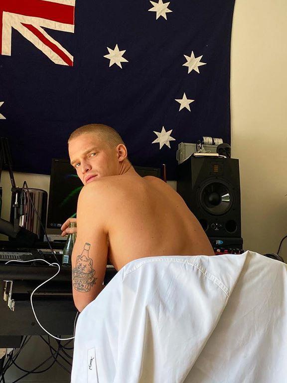 LA-based Cody Simpson and his nearly-shaved head. Picture: Instagram