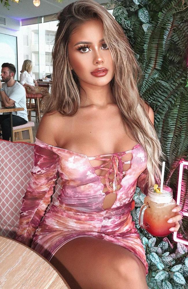 Women around the world are raving about this $35 bodycon dress. Picture: Instagram/tarshawhitmore