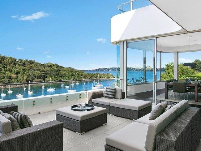 1 Curraghbeena Rd, Mosman sold for $11.85 million.