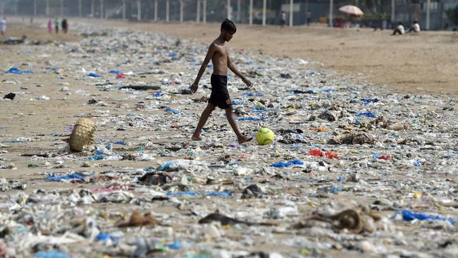 From July, single-use plastics will be banned in India. Picture: AFP PHOTO / PUNIT PARANJPE.