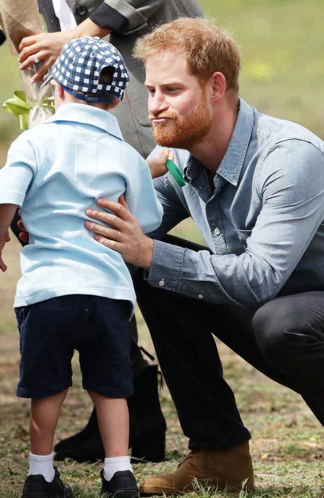 Meghan Markle, Prince Harry royal tour: Couple arrives in Dubbo | news ...