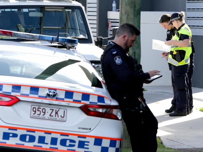 Police attend Homicide in Ronald St Wynnum, on Wednesday January 6th 2021 - Photo Steve Pohlner