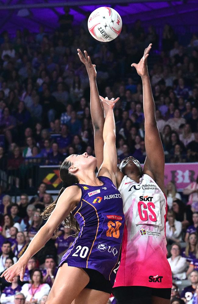 Thunderbirds’ Romelda Aiken-George and Firebirds’ Isabelle Shearer challenge for the ball. Picture: Getty Images