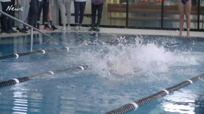 Kyle Chalmers swims relay against Port Adelaide