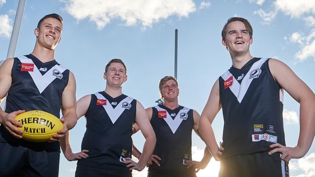 Country footy clubs consider jumping ship to new league