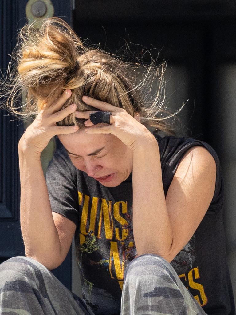 Carmen Electra appears distraught, seemingly cries in rare sighting in LA, Photos