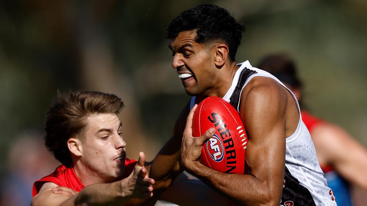 Saints star in concussion scare after huge bump