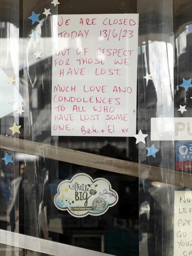 Three Sista's Cafe in Singleton is closed today out of respect for those they have lost in the horrific bus crash, which killed 10 people and injured 25 others at Greta in the Hunter wine country. Picture: Jonathan Ng