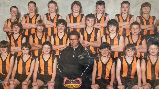 Anthony Scott (bottom row, third from right) of the Western Bulldogs played in a Kew Comets Under 12 team with Jack Billings, Jack Sinclair, High Beasley and Luke McDonald.