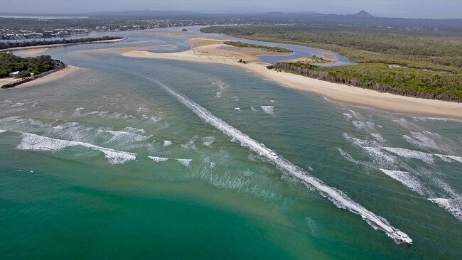 The Noosa Bar Crossing. Saturday morning, November 19, 2016. Offshore charter boat Cougar One, followed by Trekka 2, heading out at 7.15am. Tide: Roughly two hours after a 0.42m low tide.