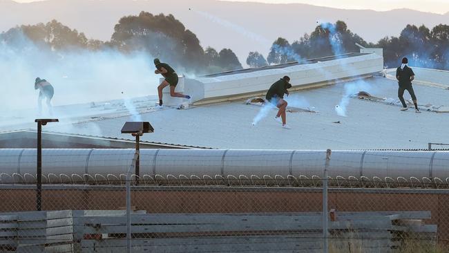 Riot police had to move in and arrest inmates on the rooftops of Parklea prison. Picture: Justin Lloyd.