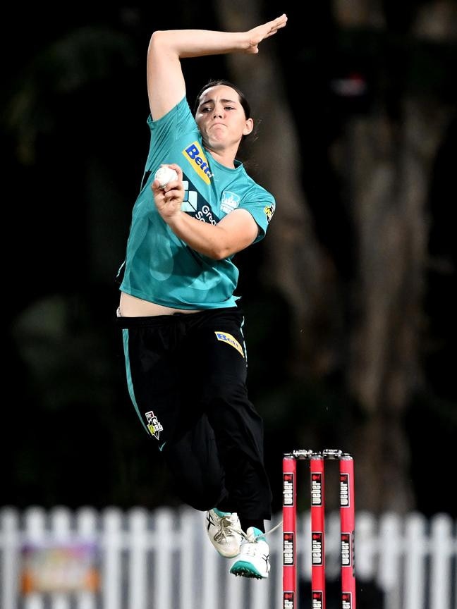 07/06/2023 - Bundaberg’s Lucy Hamilton bowls for the Brisbane Heat. Picture: Getty Images