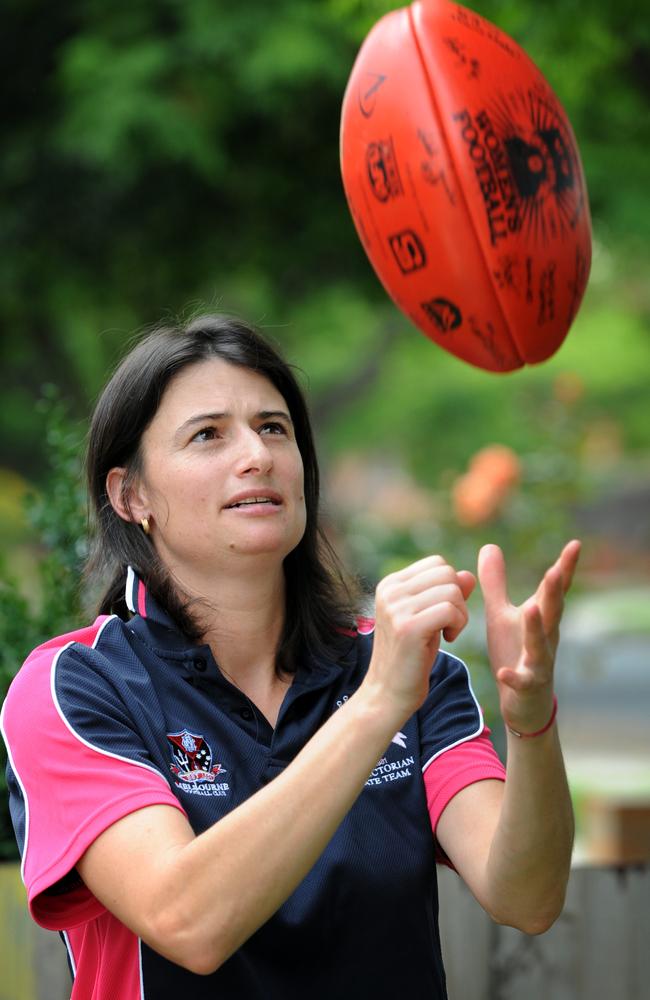 Peta Searle has become the AFL’s first full-time female assistant coach after accepting a position at St Kilda.