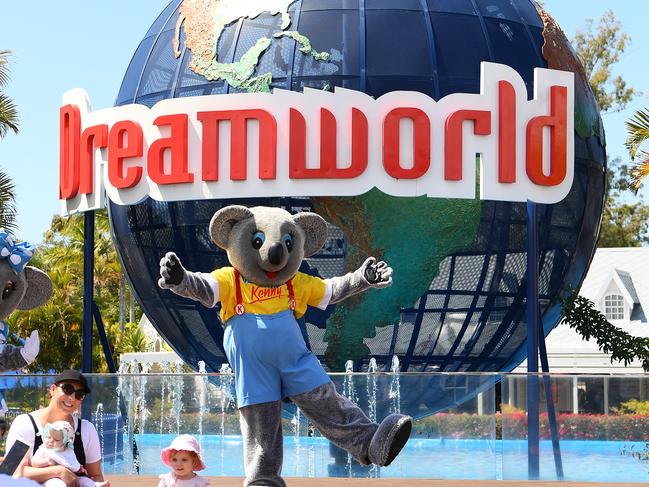 Dreamworld rocked by shock resignation