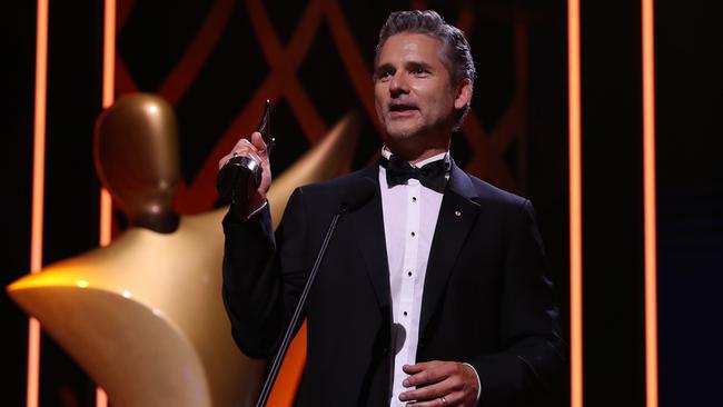 Eric Bana accepts his audience choice award for his role in The Dry. Picture: Getty Images