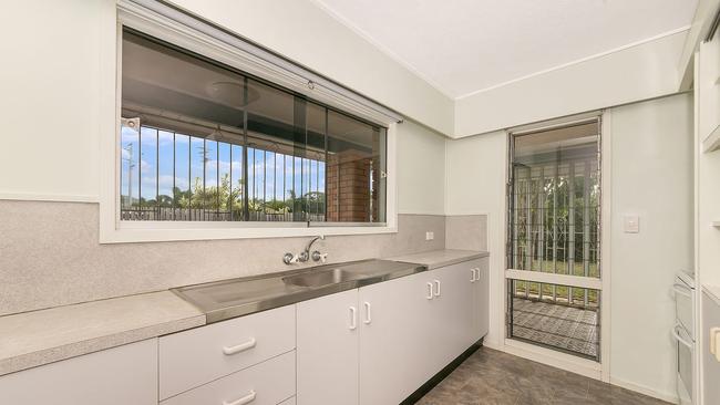 This two-bedroom unit at 1/7 Gulliver St, Mundingburra, is available to rent for $370 a week.