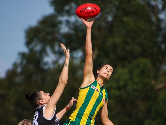 Jasmyn Hewett has been in supreme form lifting her Queenants to new heights. Picture: Celina Whan AFLNT/Media