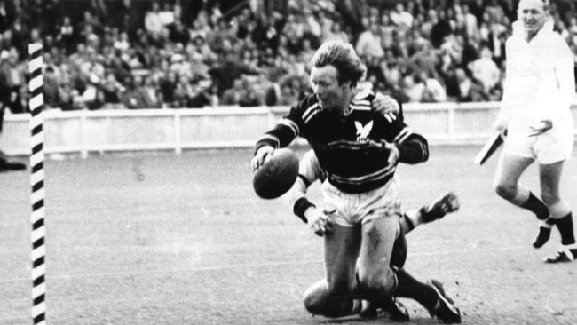 Bob Fulton in action for the Sea Eagles.